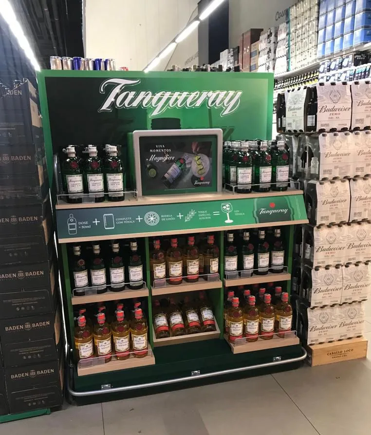 display de chão para bebidas